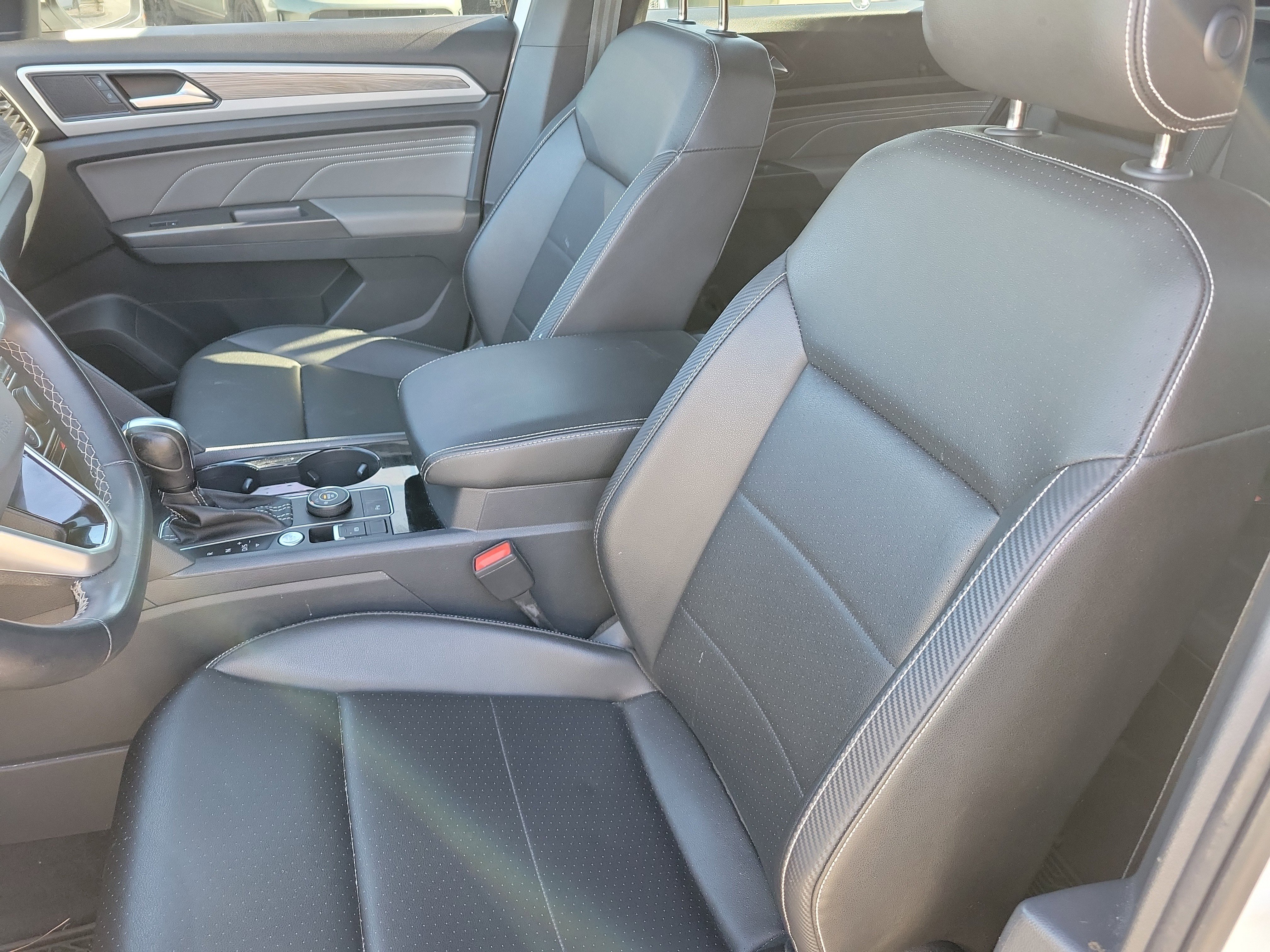 Used 2023 Volkswagen Atlas Cross Sport SE w/ Black Wheel Package image 4