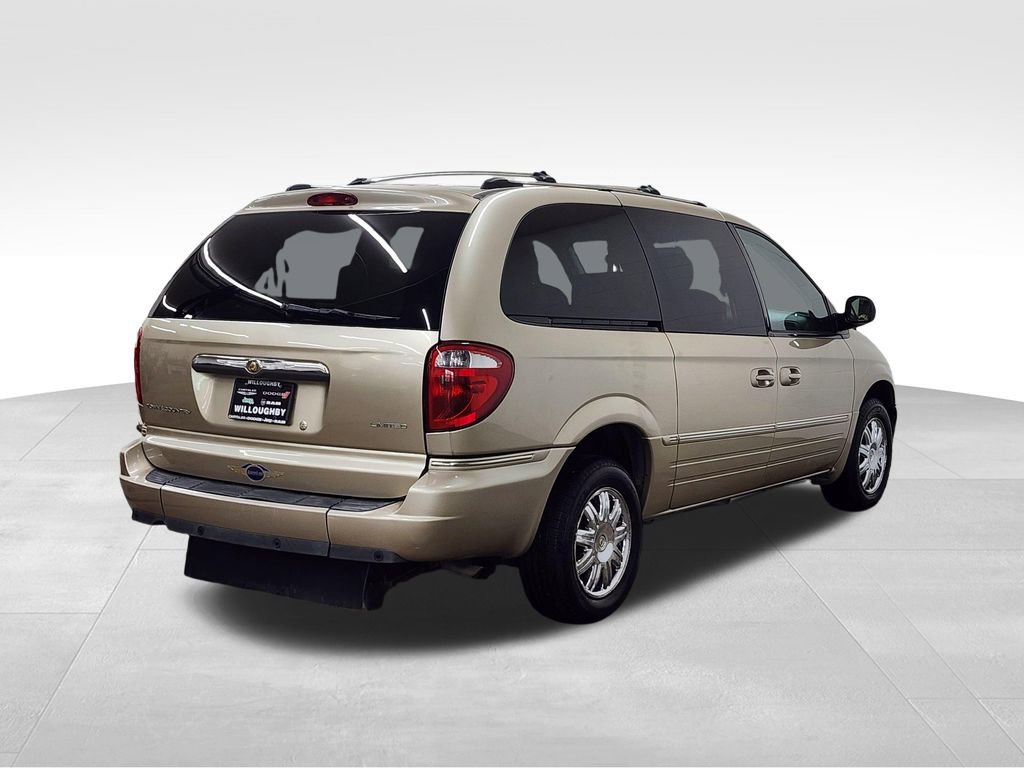 Used 2006 Chrysler Town & Country Limited w/ Trailer Tow Prep Group FWD image 8