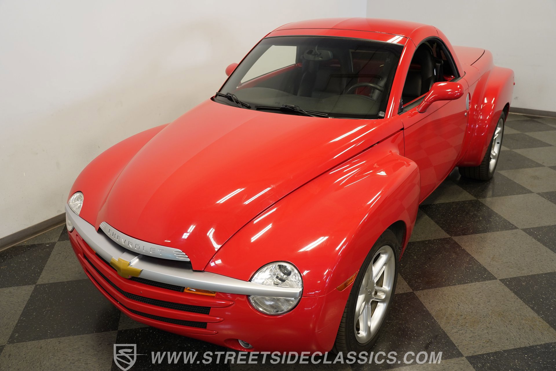 Used 2003 Chevrolet SSR w/ Preferred Equipment Group RWD image 20