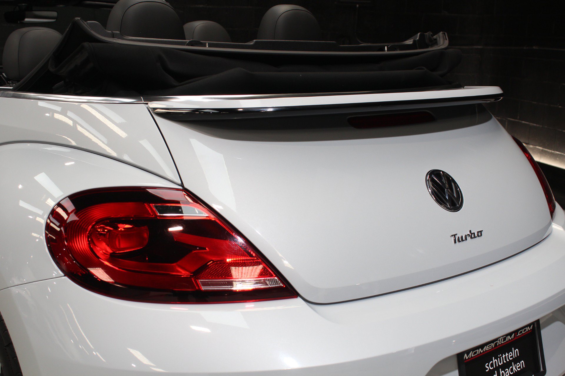 Used 2018 Volkswagen Beetle 2.0T SE FWD image 16