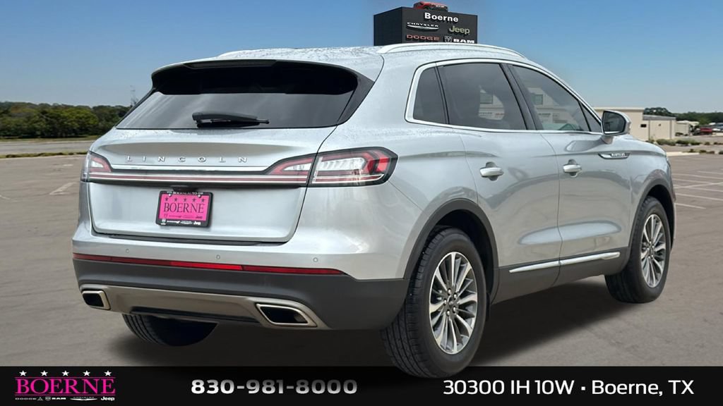 Used 2023 Lincoln Nautilus FWD image 3