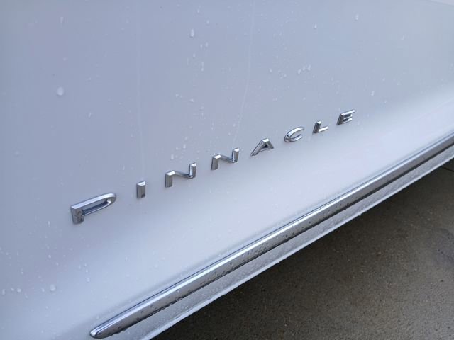 Used 2025 Chrysler Pacifica Pinnacle image 39