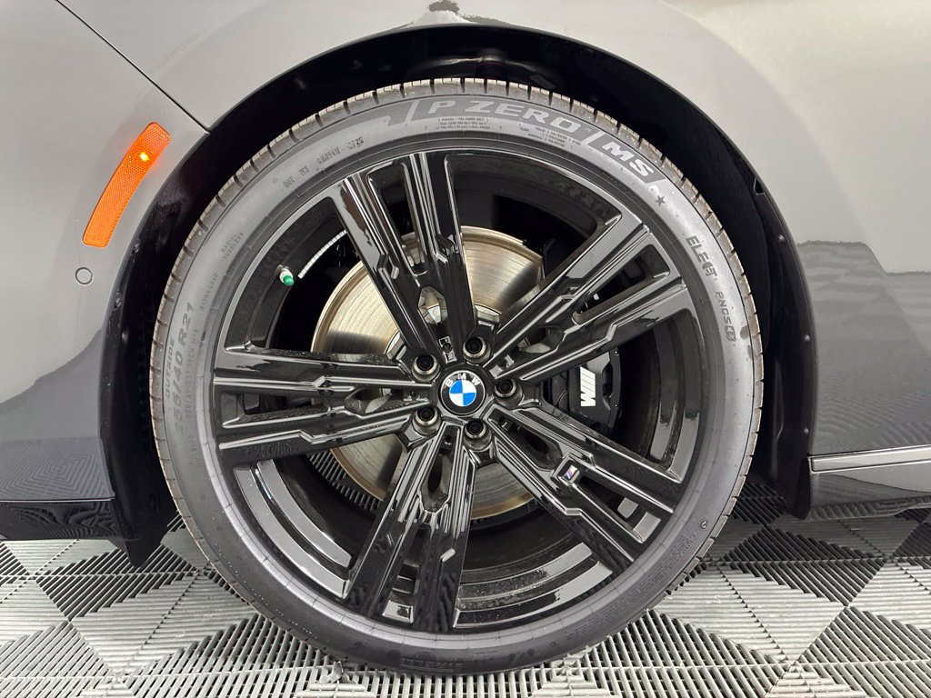 New 2027 BMW 740i xDrive w/ M Sport Professional Package AWD/4WD image 8