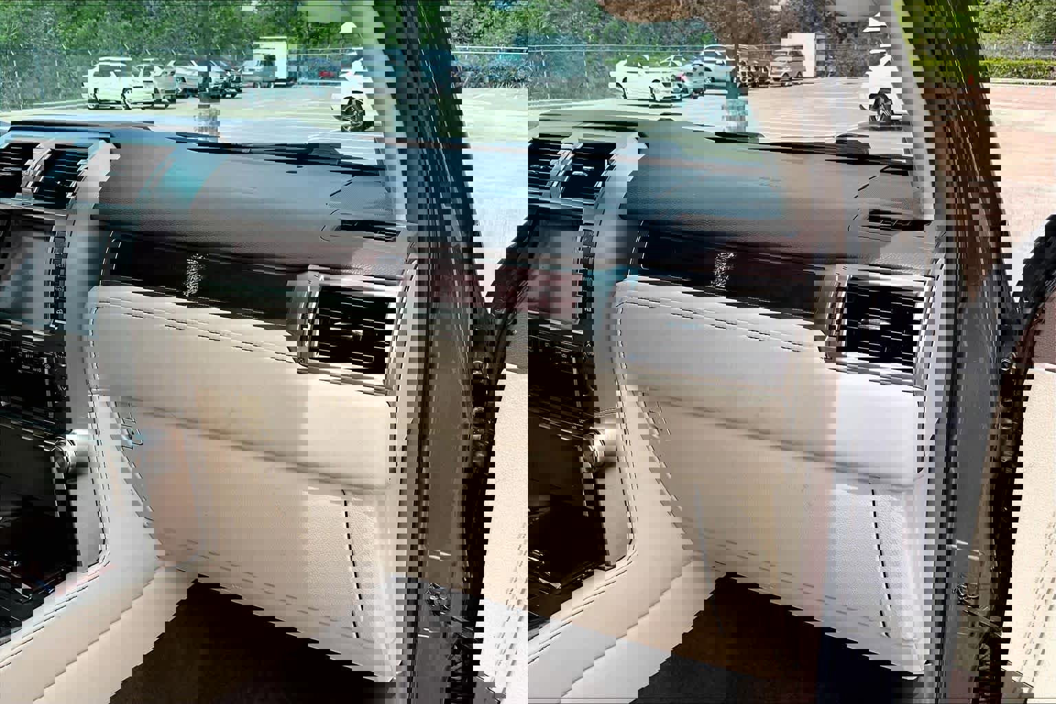 Used 2011 Lexus GX 460 w/ Comfort Plus Pkg AWD/4WD image 16