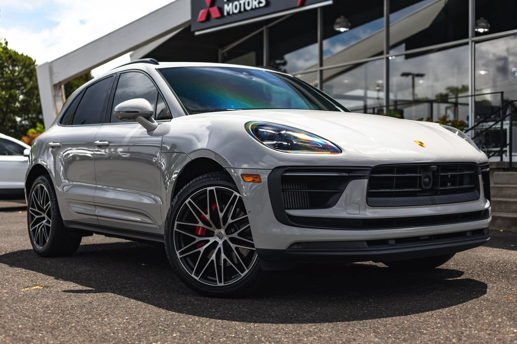 Used 2022 Porsche Macan S AWD/4WD image 1
