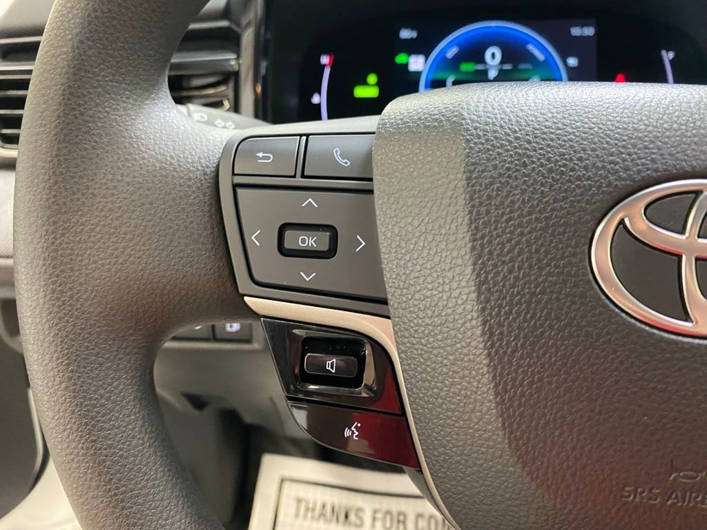 Used 2025 Toyota Camry LE w/ Convenience Package image 20