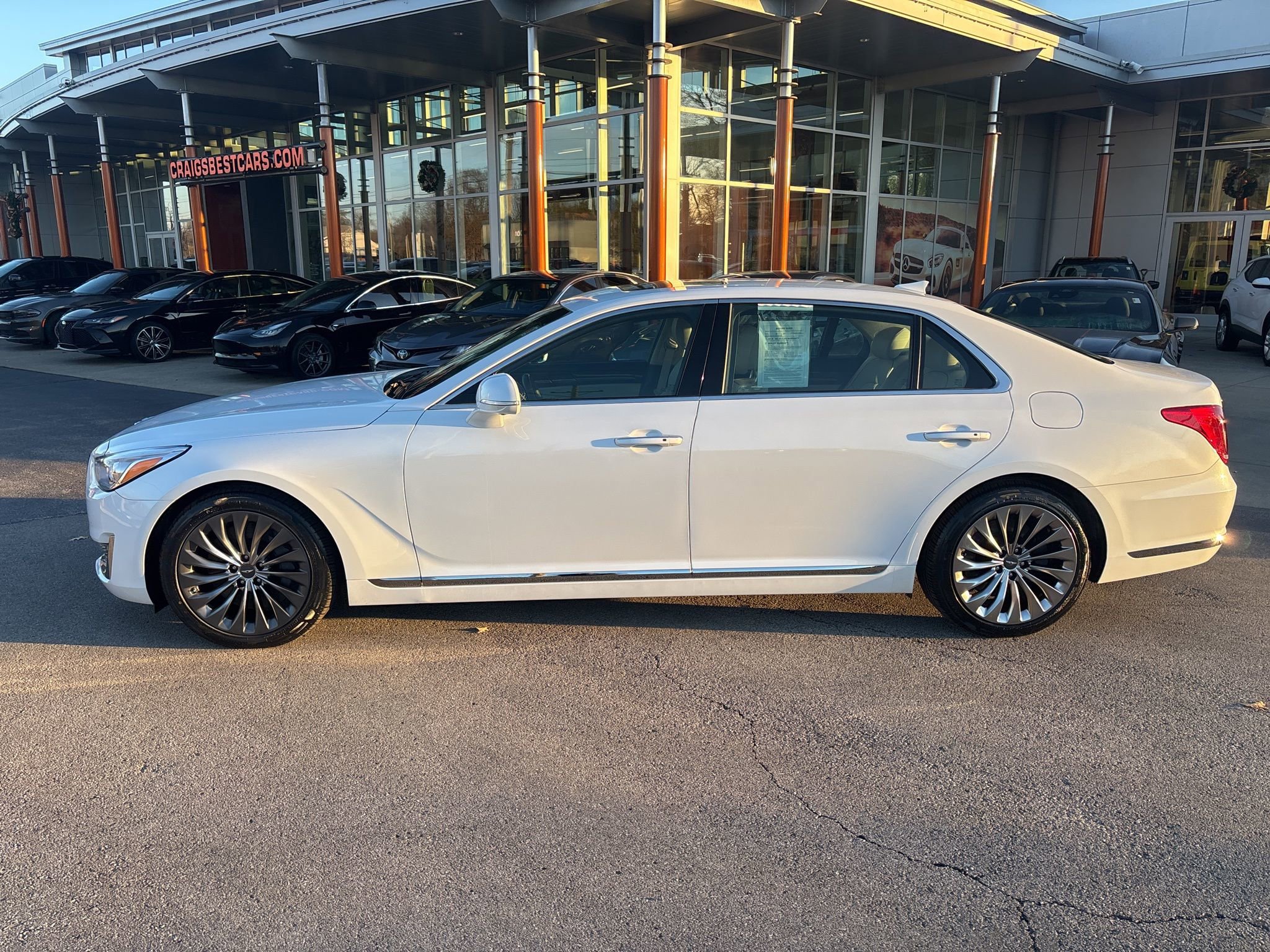 Used 2018 Genesis G90 3.3T Premium image 1