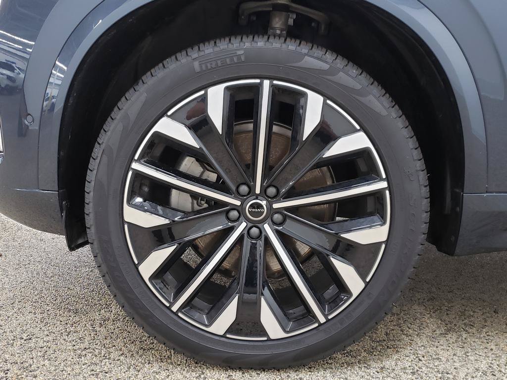 New 2026 Volvo XC90 B6 Plus w/ Protection Package Premier AWD/4WD image 12