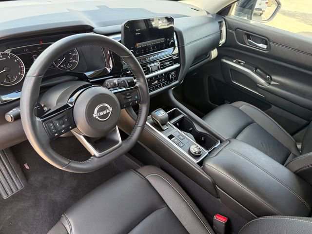 Used 2025 Nissan Pathfinder SL image 12