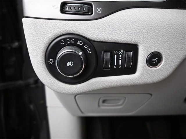 Used 2019 Jeep Cherokee Limited image 24