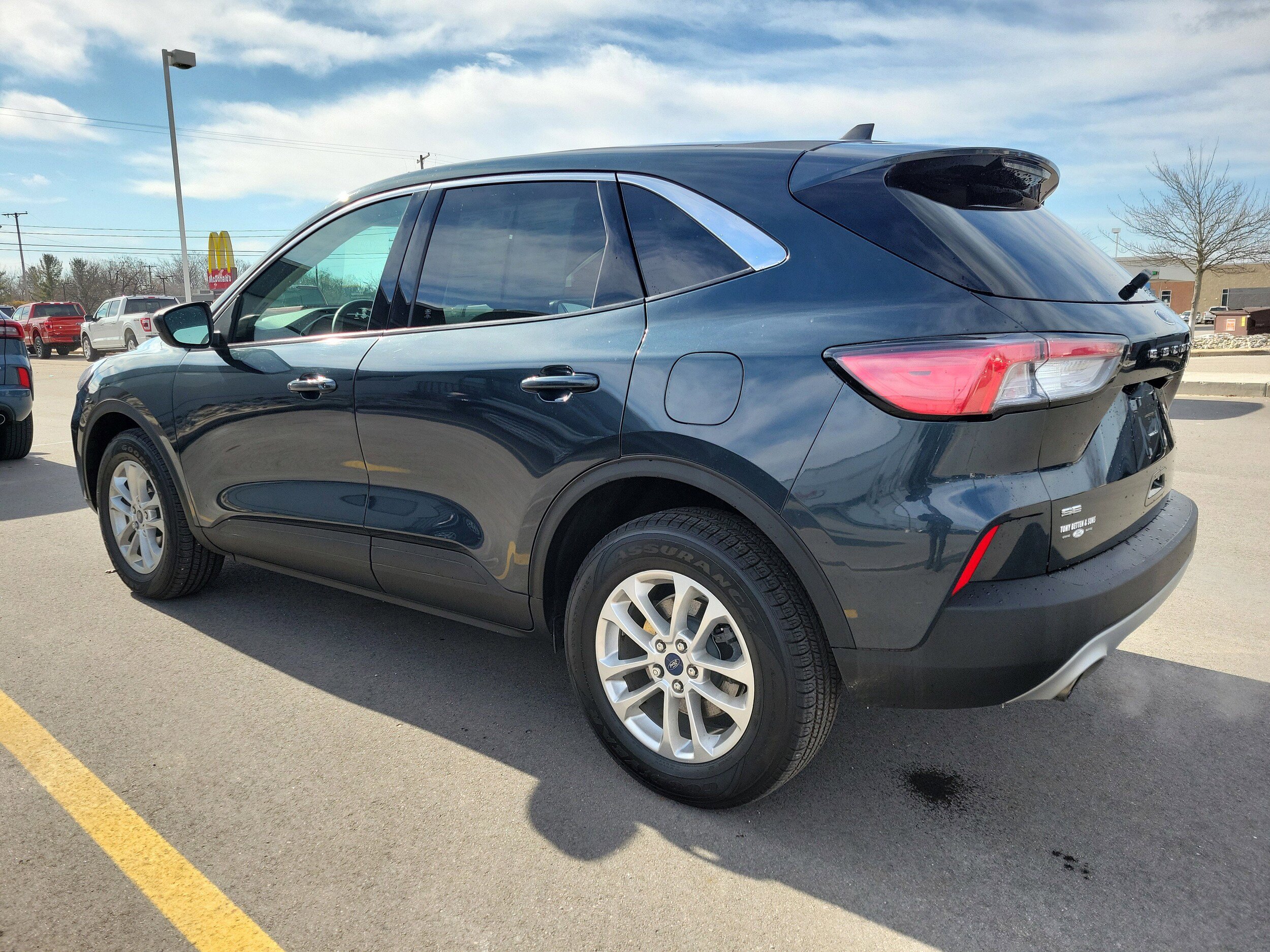 Certified 2022 Ford Escape SE w/ Cold Weather Package AWD/4WD image 3