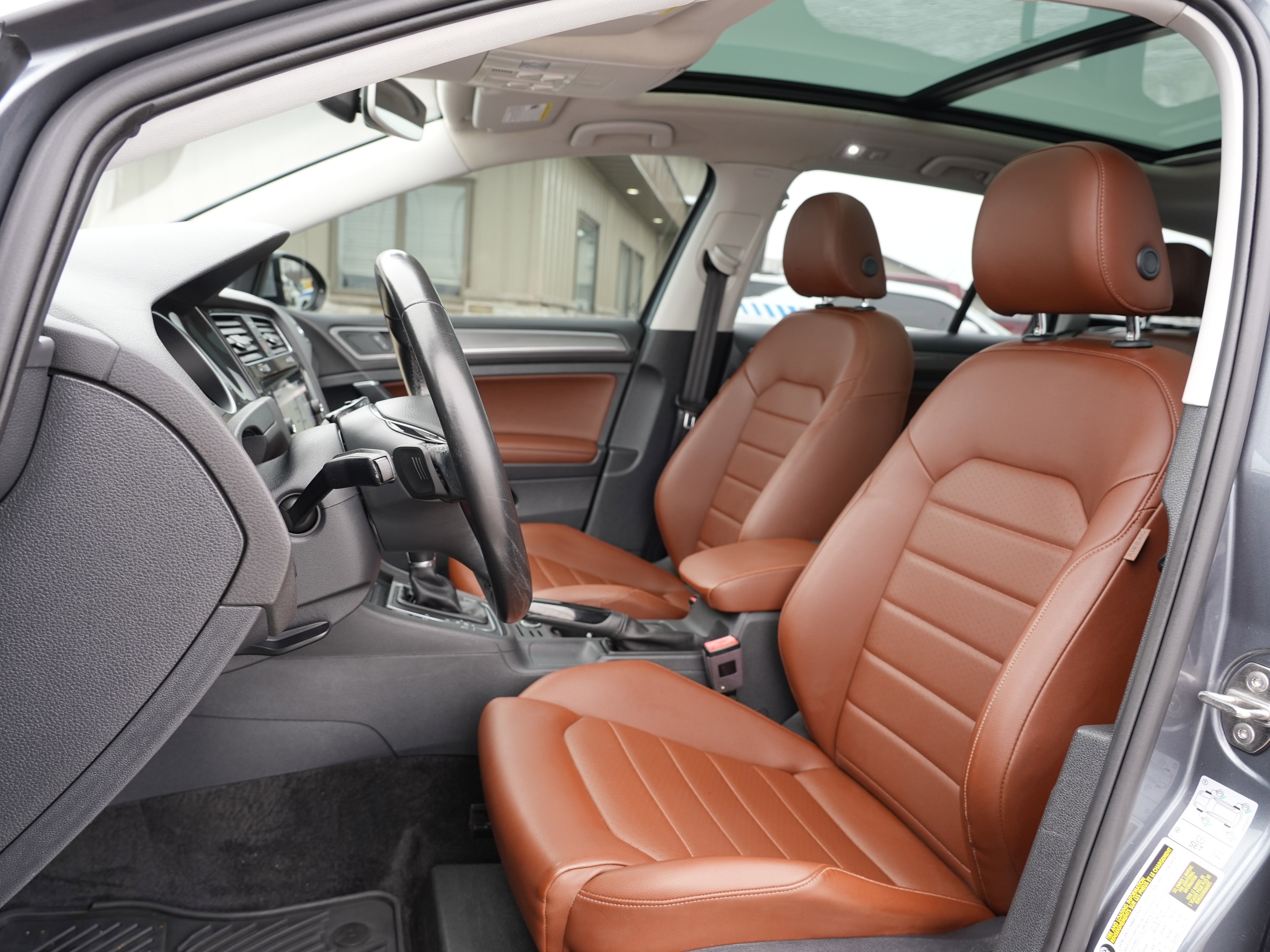 Used 2018 Volkswagen Golf Alltrack SEL image 13