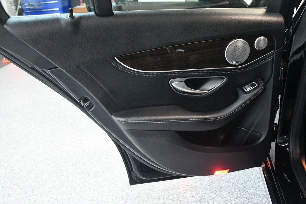 Used 2015 Mercedes-Benz C 300 Sedan image 24