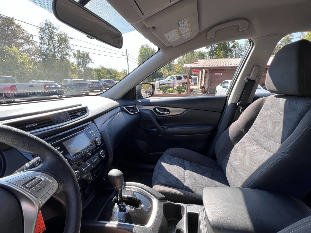 Used 2015 Nissan Rogue S image 20