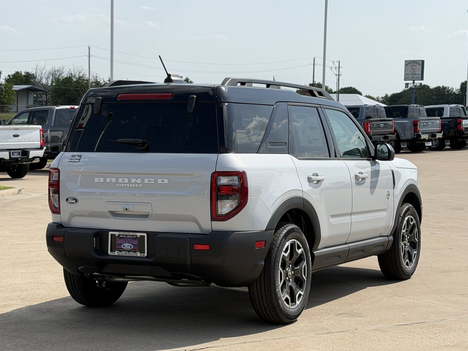 New 2026 Ford Bronco Sport Outer Banks AWD/4WD image 4