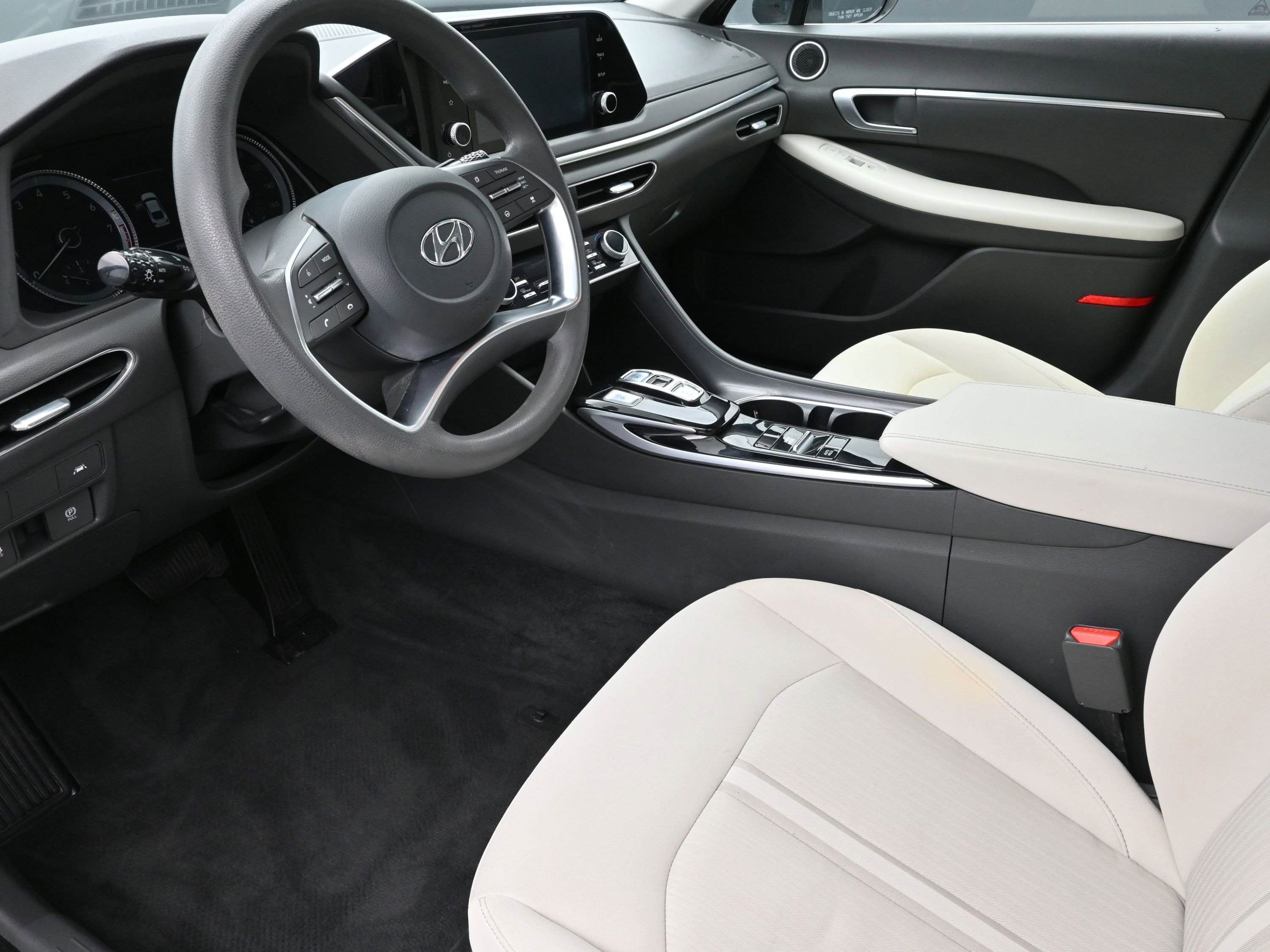 Used 2022 Hyundai Sonata SEL w/ Preferred Accessory Package image 10