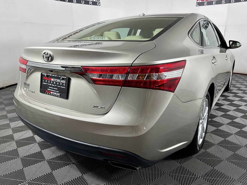 Used 2015 Toyota Avalon XLE FWD image 7