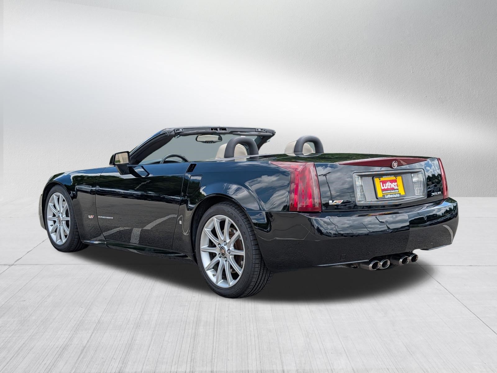 Used 2006 Cadillac XLR V RWD image 5