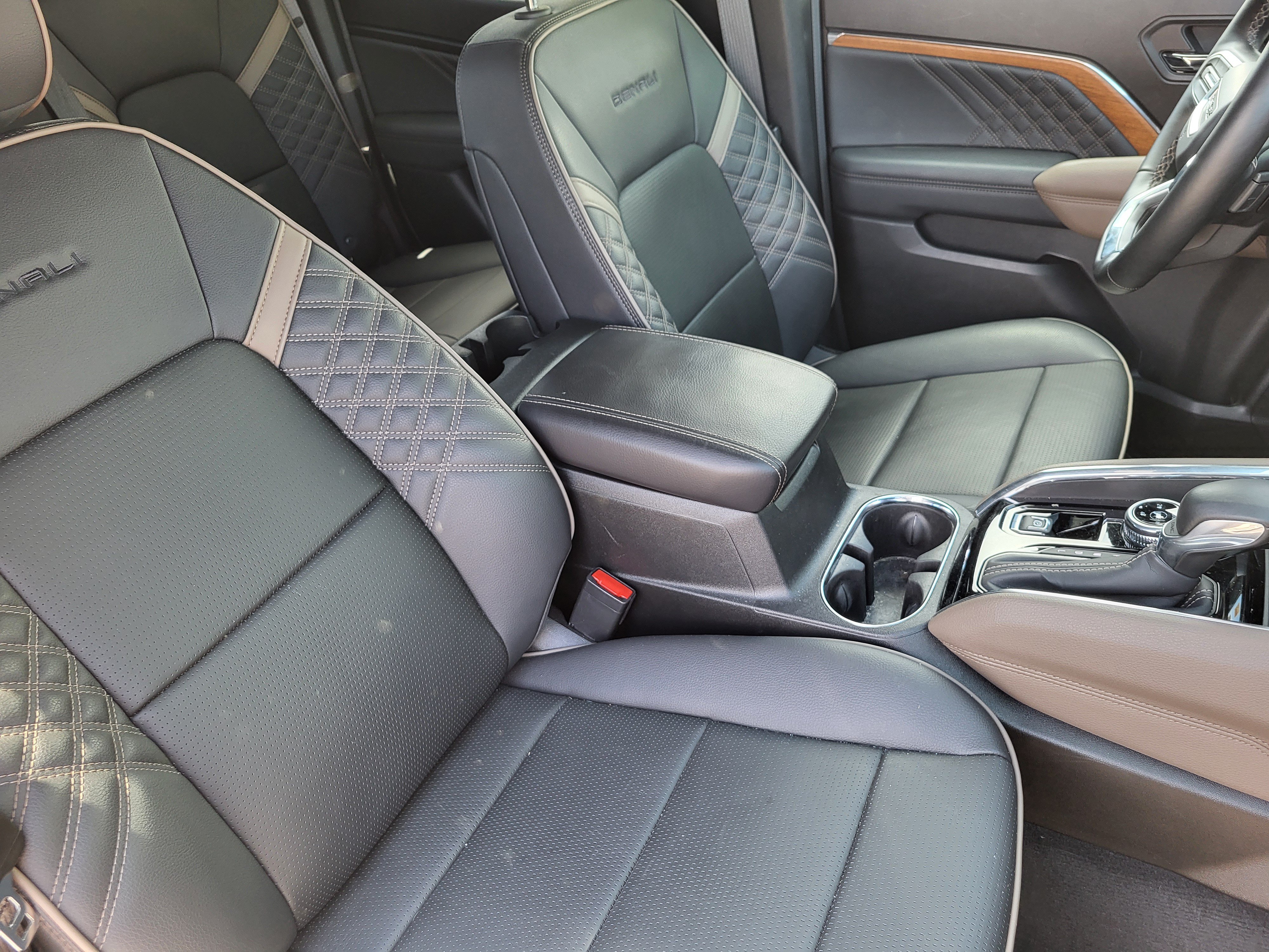 Certified 2025 GMC Canyon Denali AWD/4WD image 13