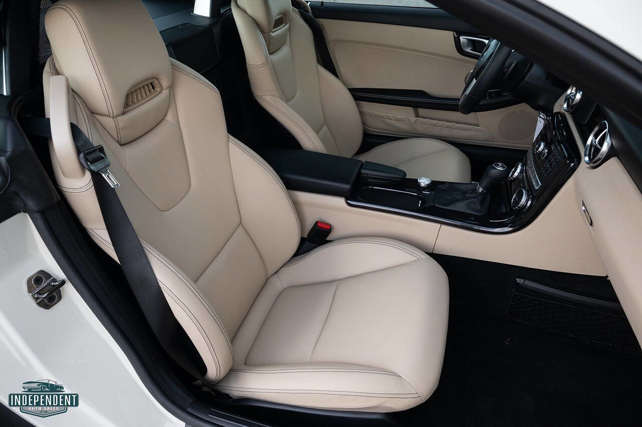 Used 2013 Mercedes-Benz SLK 250 image 12