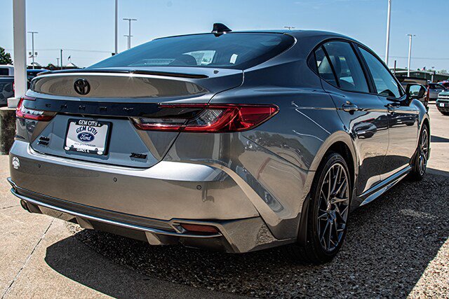 Used 2025 Toyota Camry XSE w/ Premium Plus Package AWD/4WD image 4