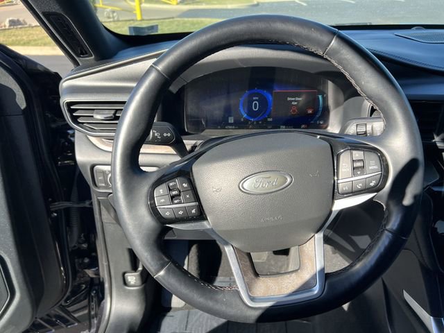 Used 2022 Ford Explorer Platinum w/ Equipment Group 601A image 12