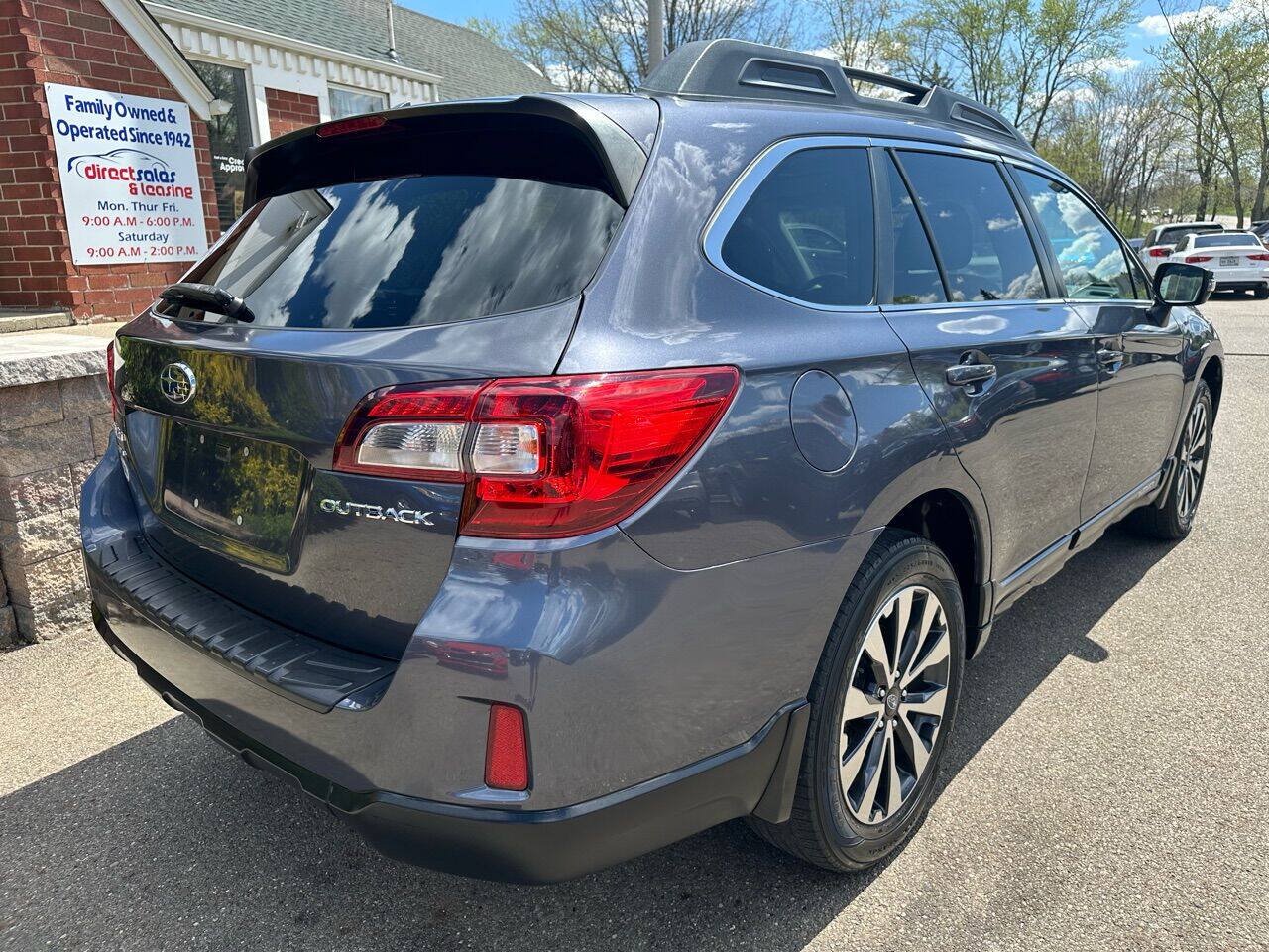Used 2015 Subaru Outback 2.5i Limited AWD/4WD image 8