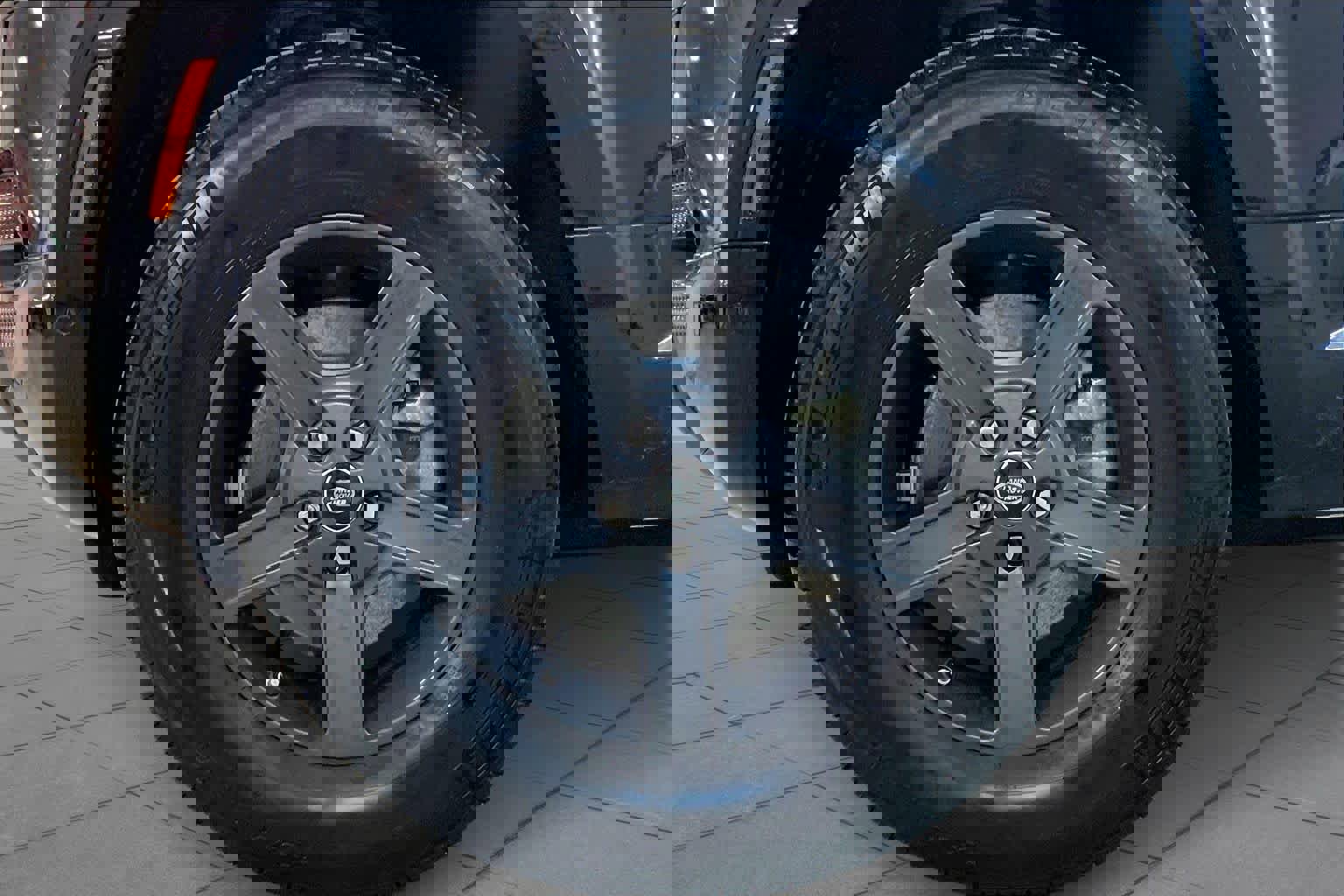 Used 2021 Land Rover Defender 110 image 10