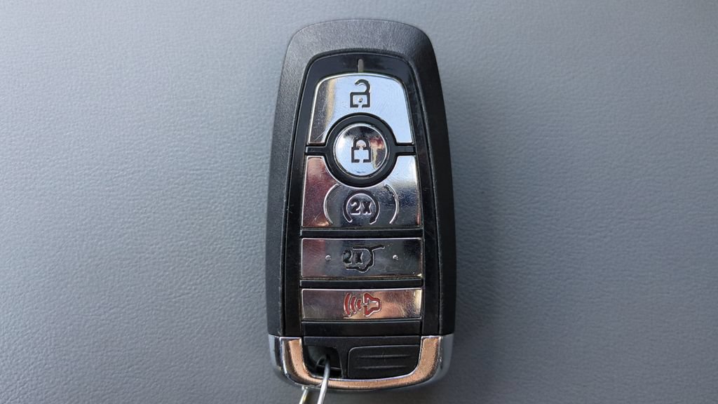 Used 2022 Lincoln Nautilus Reserve w/ Equipment Group 201A FWD image 28