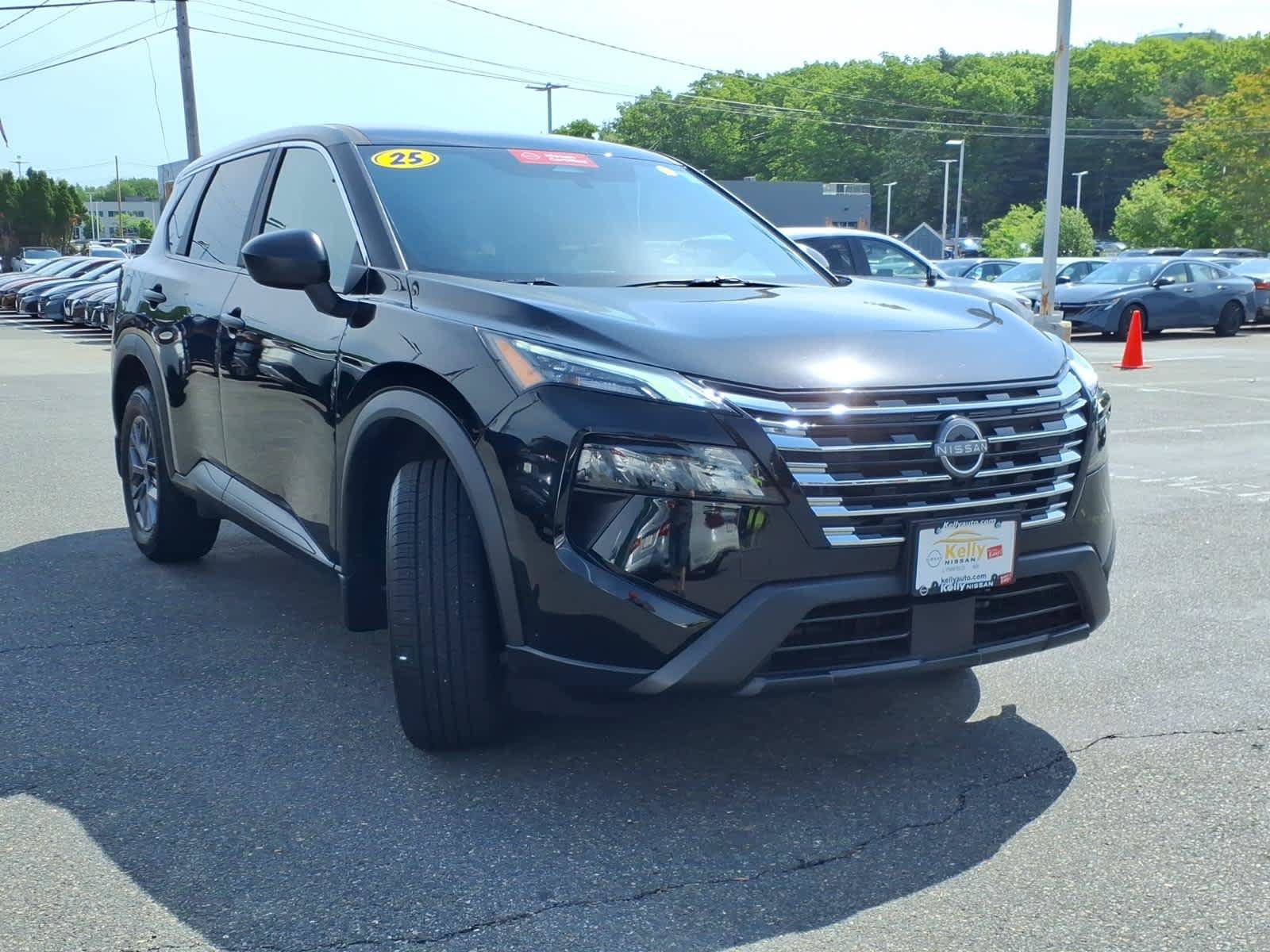 Certified 2025 Nissan Rogue S AWD/4WD image 3