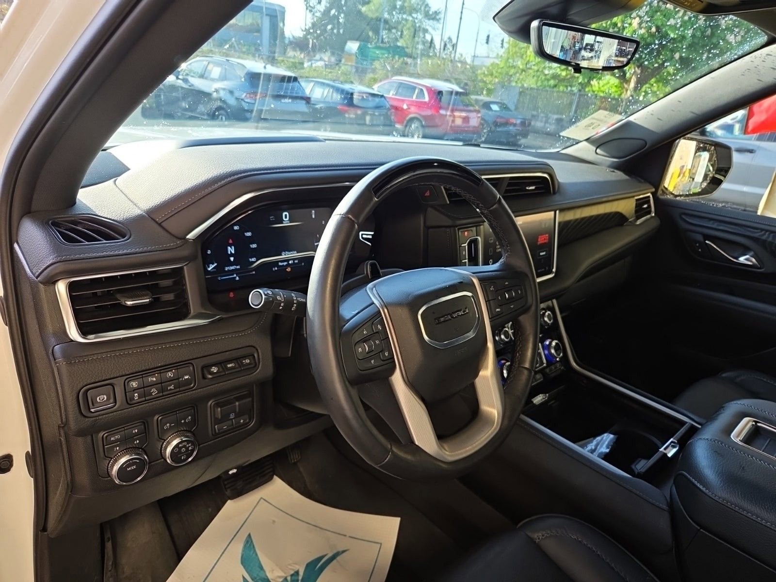 Used 2024 GMC Yukon Denali w/ Advanced Technology Package AWD/4WD image 12