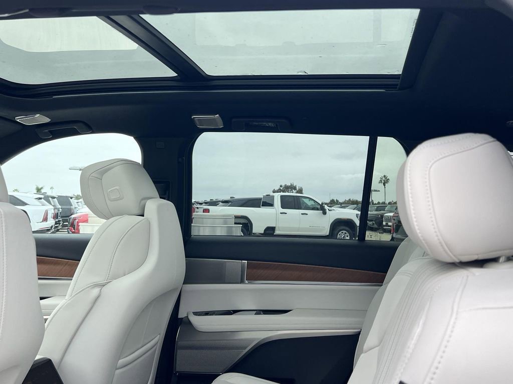 New 2026 Cadillac Vistiq Luxury image 29