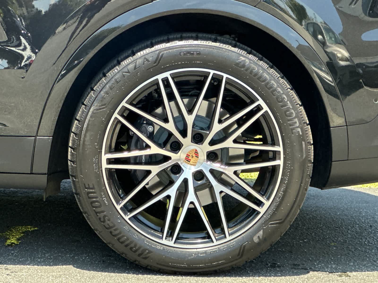 Certified 2026 Porsche Cayenne AWD/4WD image 32