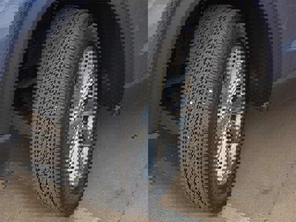 Used 2021 Ford Explorer XLT w/ Equipment Group 202A image 30