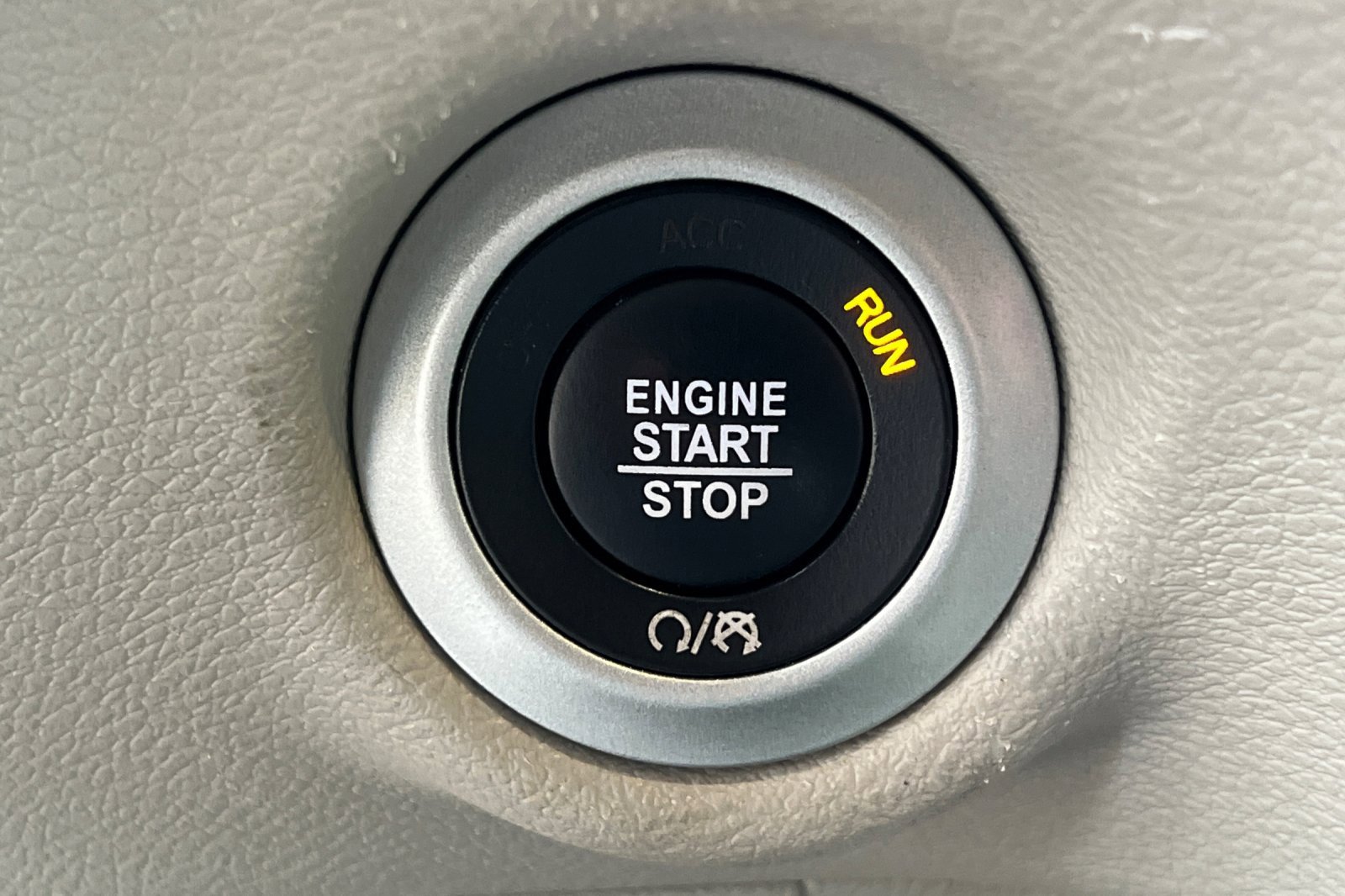 Used 2023 Chrysler Pacifica Touring-L image 29