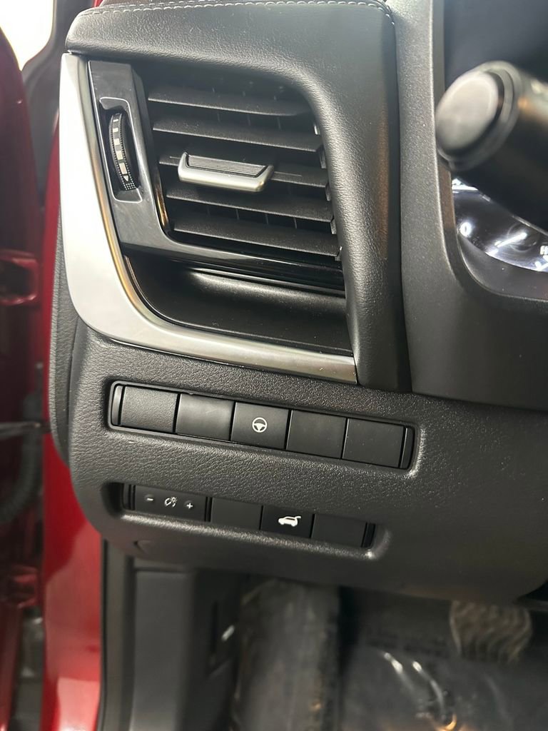 Used 2023 Nissan Rogue SV w/ SV Premium Package image 16