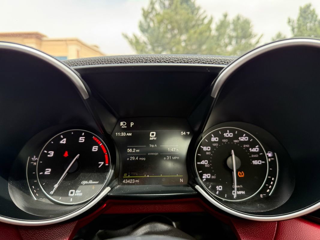 Used 2021 Alfa Romeo Giulia Ti w/ Nero Edizione image 32