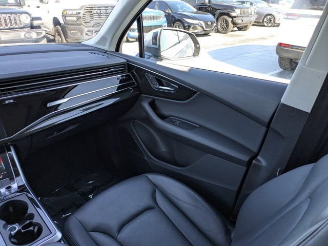 Used 2022 Audi Q7 3.0T Premium Plus w/ Premium Plus Package AWD/4WD image 18