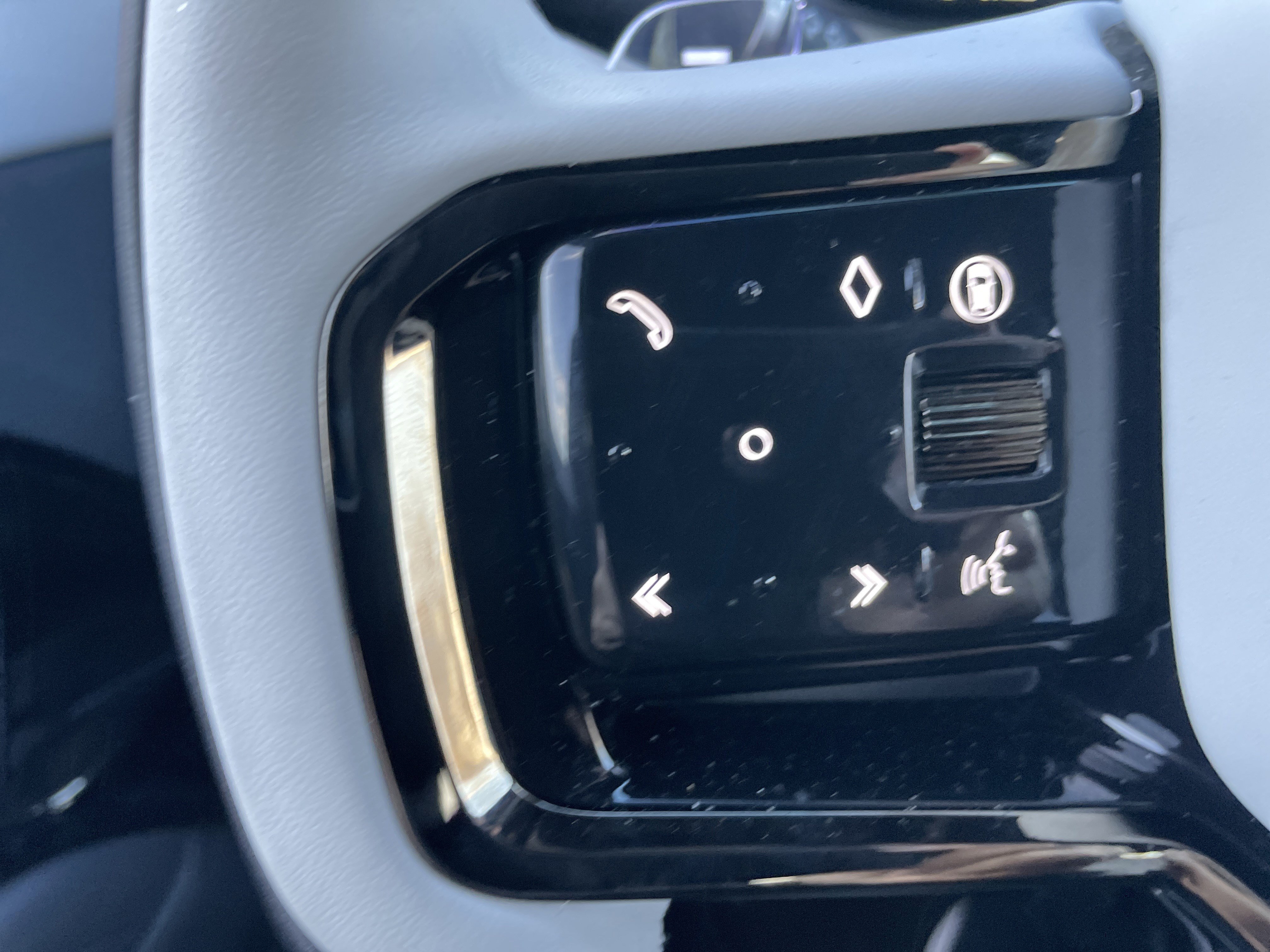 Used 2024 Land Rover Range Rover Sport image 46