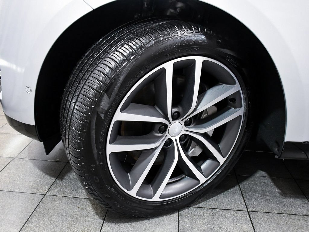 Used 2025 Land Rover Range Rover SE AWD/4WD image 7