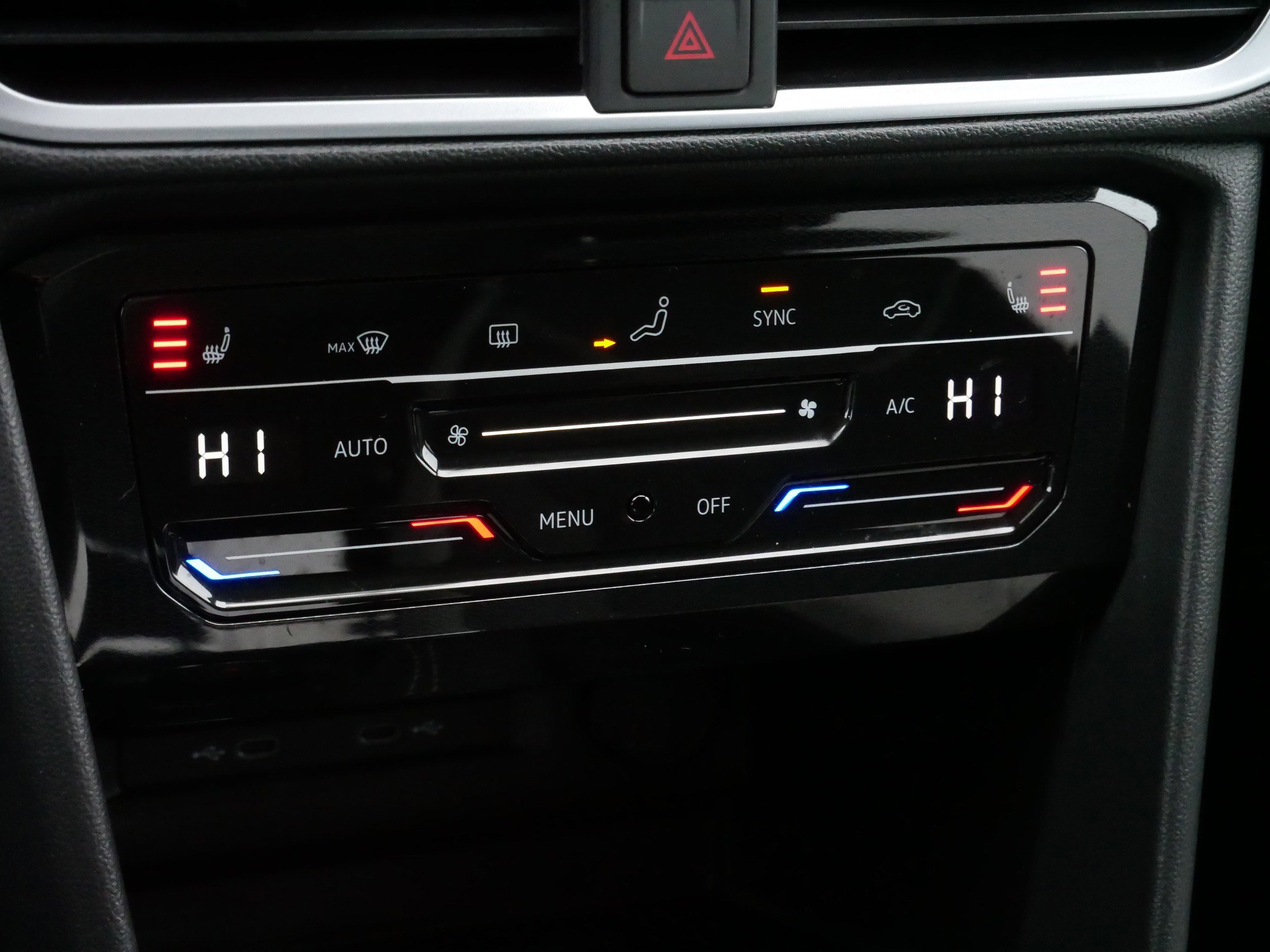 Certified 2025 Volkswagen Taos SE image 23