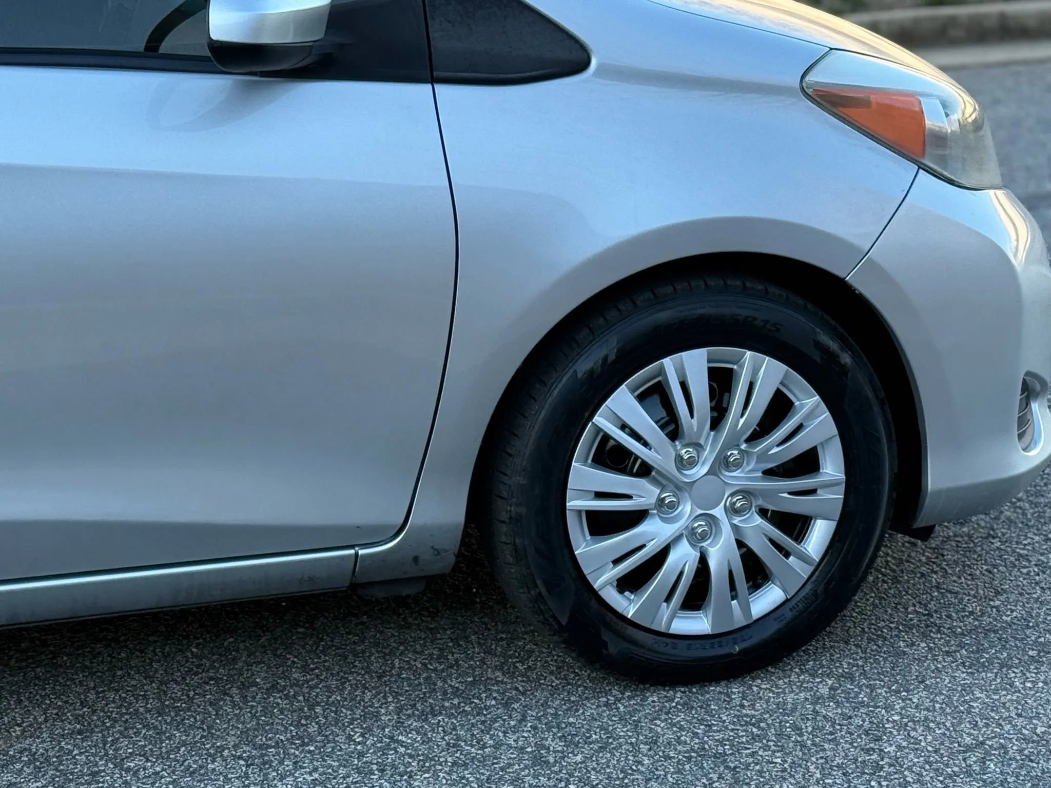 Used 2013 Toyota Yaris LE image 11