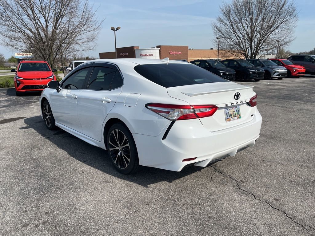 Used 2020 Toyota Camry SE w/ Convenience Package image 4