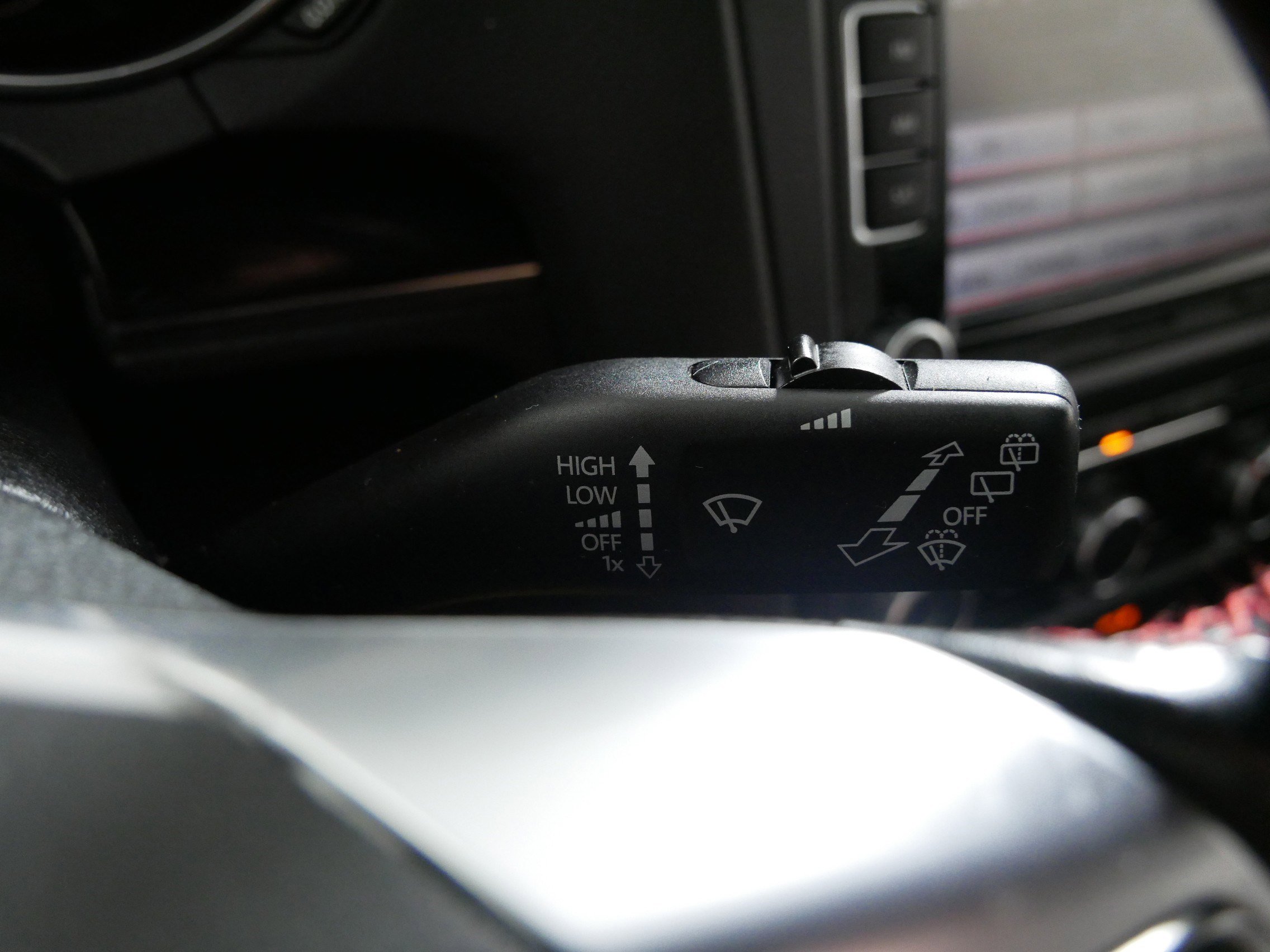 Used 2010 Volkswagen GTI 4-Door image 30