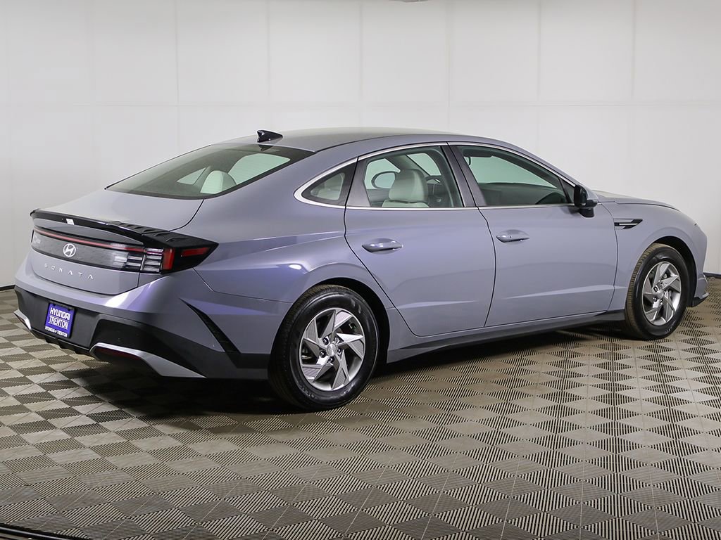 Certified 2025 Hyundai Sonata SE image 8