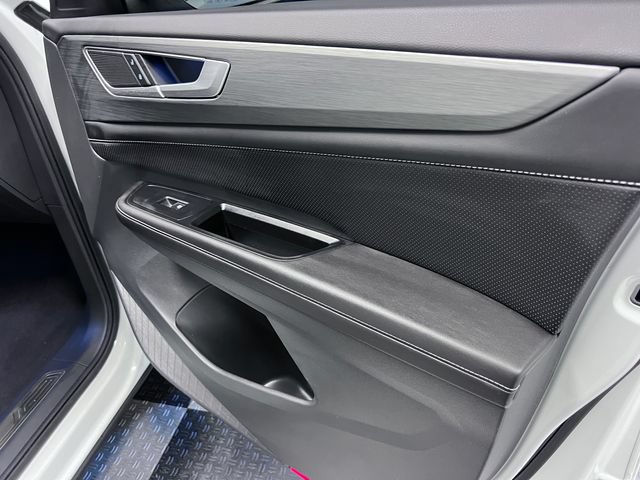 Certified 2024 Volkswagen Atlas Cross Sport SE w/ Panoramic Sunroof Package FWD image 12