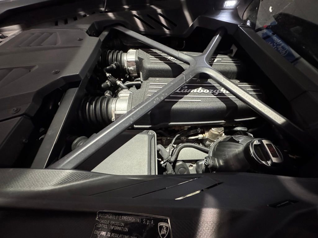 Used 2020 Lamborghini Huracan EVO image 47