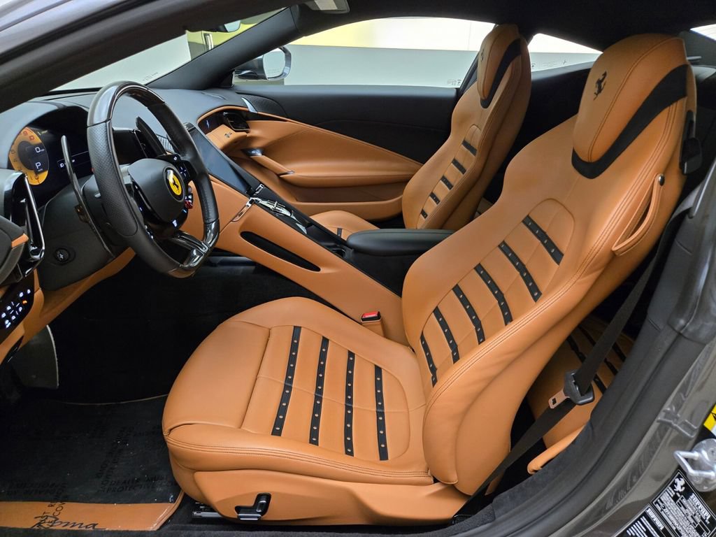 Used 2023 Ferrari Roma RWD image 18