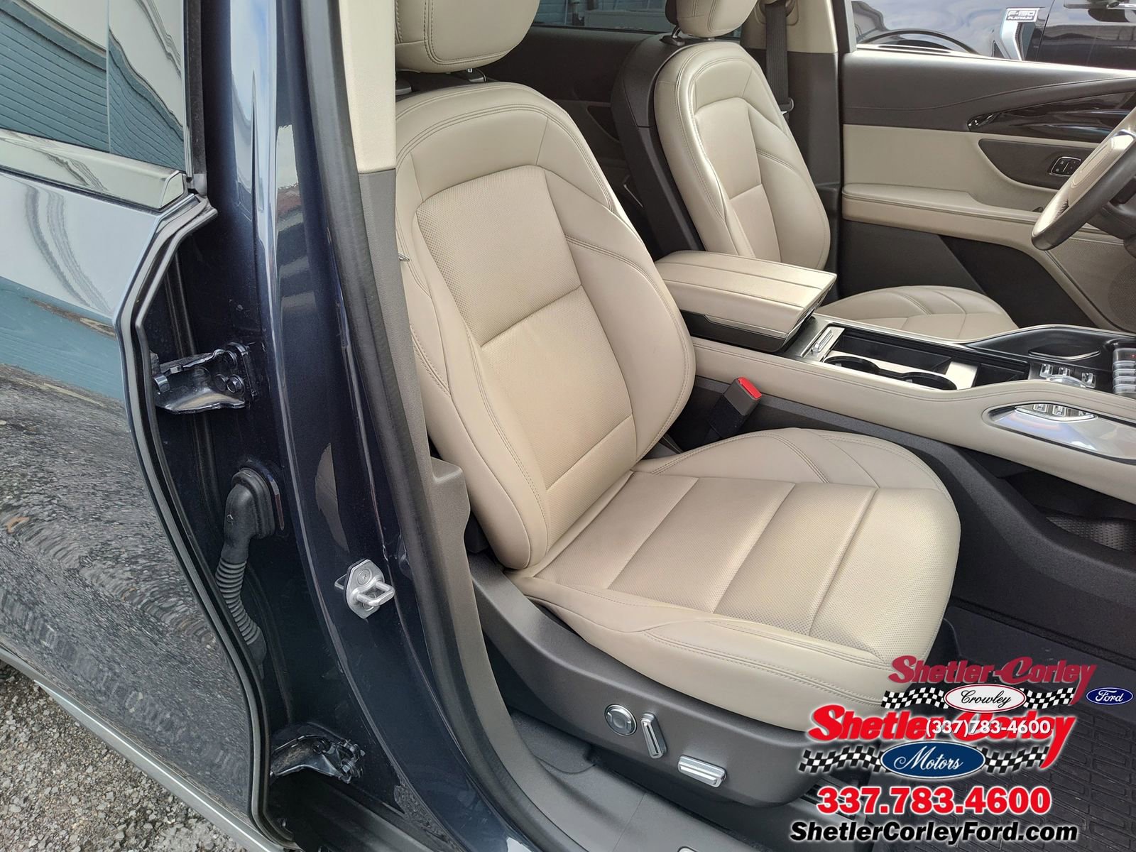 Used 2024 Lincoln Nautilus Premier image 26