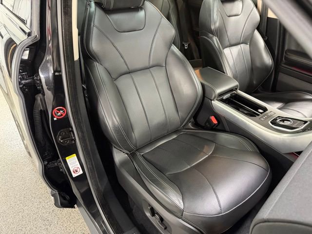Used 2017 Land Rover Range Rover Evoque HSE image 24